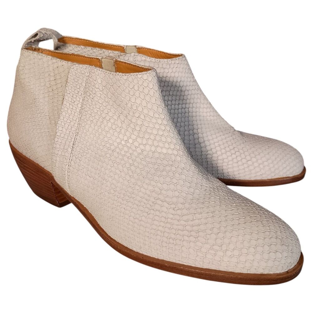 Saks Off 5th 10022- Shoe Ankle Boots Womens 8.5 Off White Leather Snake 38.5 — image 2 of 8